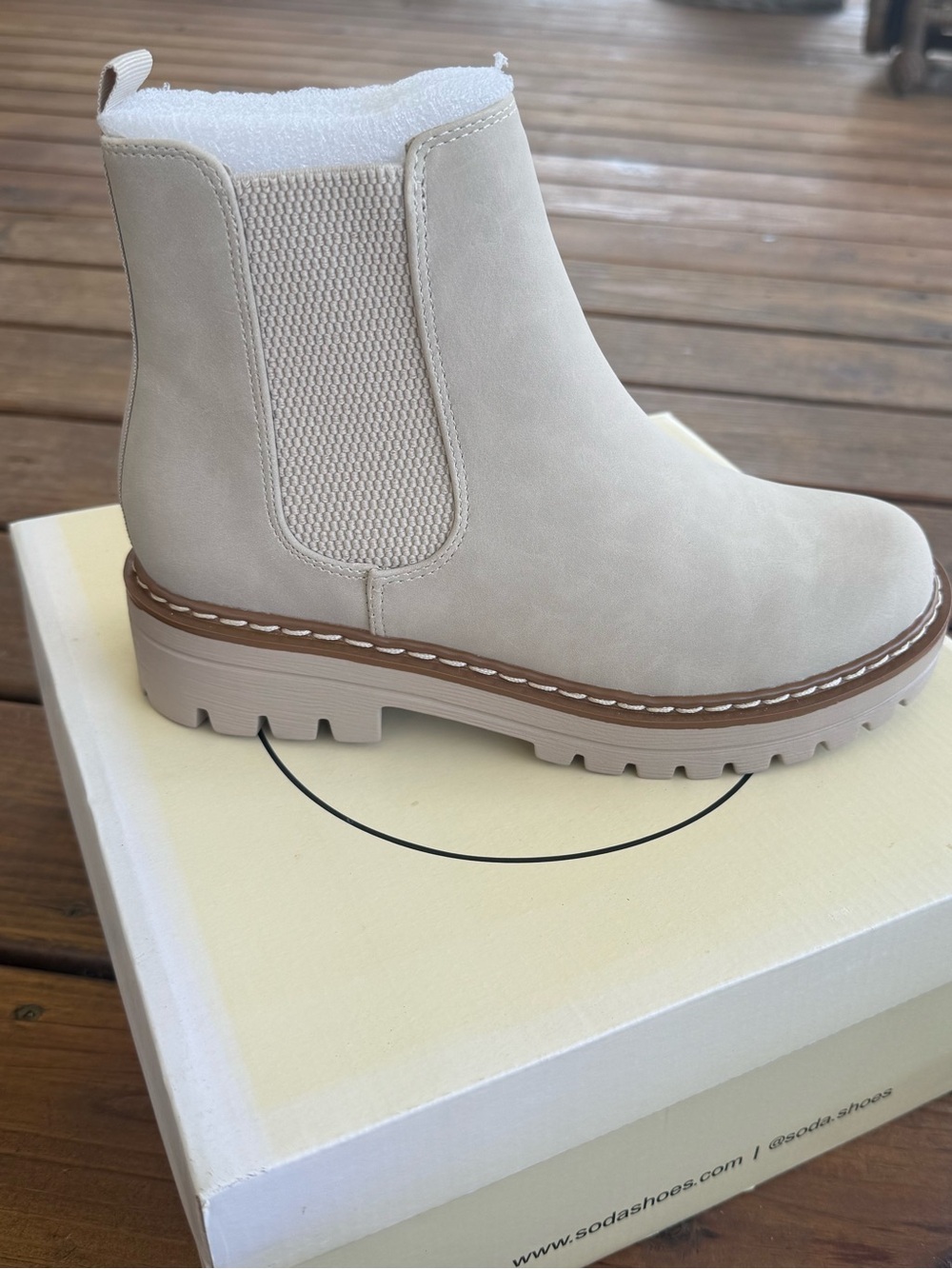 Ladies Soda Boots in Light Beige